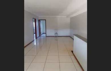 Imagem: A casa possui 3 Dormitórios, 2 Banheiros, 1 Vaga na garagem