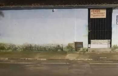 Imagem: A casa possui 2 Dormitórios, 1 Banheiro e está localizado