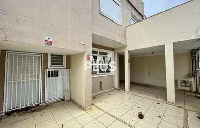 Imagem: A casa possui 5 Dormitórios, 4 Banheiros, 2 Vagas na garagem