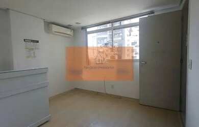 Imagem: A casa possui 1 Dormitório, 1 Banheiro, 1 Vaga na garagem