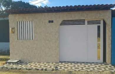 Imagem: A casa possui 2 Dormitórios, 2 Banheiros, 1 Vaga na garagem