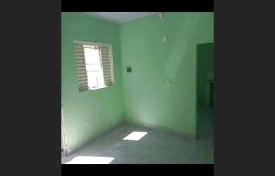 Imagem: A casa possui 1 Dormitório, 1 Banheiro e está localizado