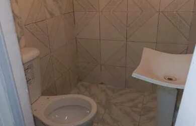 Imagem: A casa possui 1 Dormitório e 1 Banheiro e está localizado