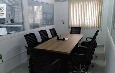 Imagem: O depósito possui 2 Vagas na garagem, 134m² de Área e está