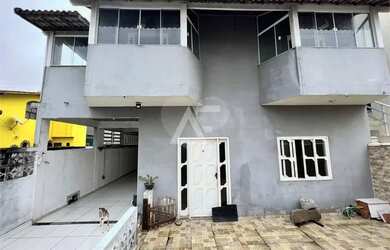 Imagem: A casa possui 3 Dormitórios, 1 Banheiro, 1 Vaga na garagem