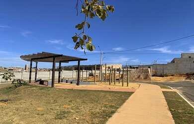 Imagem 3: ÁGIO DE LOTE DE ESQUINA 436M² NO RESIDENCIAL JARDIM VERSSAILLES - VALPARAÍSO-GO