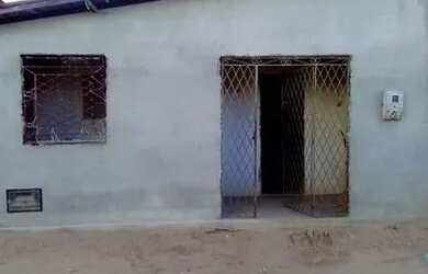 Imagem: A casa possui 2 Dormitórios, 1 Banheiro, 1 Vaga na garagem