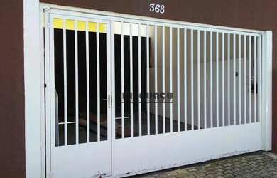 Imagem: A casa possui 3 Dormitórios, 3 Banheiros, 1 Vaga na garagem