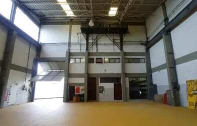 Imagem: O depósito possui 5 Vagas na garagem, 1.143m² de Área e