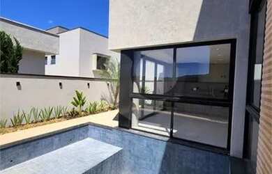 Imagem: A casa em condomínio possui 3 Dormitórios, 3 Banheiros, 3