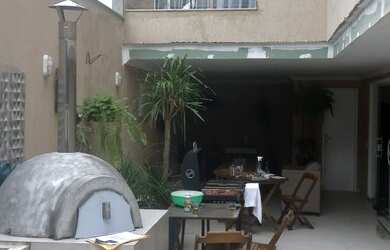 Imagem: A casa em condomínio possui 3 Dormitórios, 4 Banheiros, 5