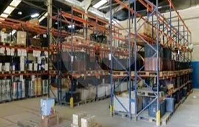 Imagem: O depósito possui 5 Vagas na garagem, 2.800m² de Área e