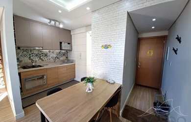 Imagem: O apartamento possui 2 Dormitórios, 1 Banheiro, 1 Vaga na garagem