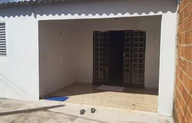Imagem: A casa em condomínio possui 2 Dormitórios, 1 Banheiro, 2 Vagas