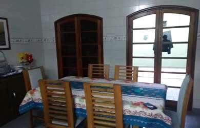 Imagem: A casa possui 3 Dormitórios, 4 Banheiros, 4 Vagas na garagem