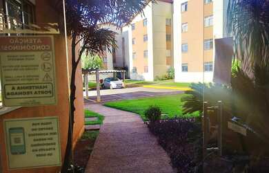 Imagem: O apartamento possui 2 Dormitórios, 1 Banheiro, 1 Vaga na garagem