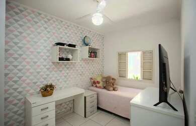 Imagem: A casa possui 3 Dormitórios, 3 Banheiros, 3 Vagas na garagem