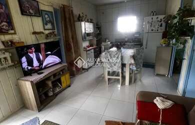 Imagem 5: Duas casas no mesmo terreno - excelente para renda ou moradia - Bairro...