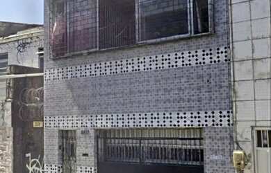 Imagem: A casa possui 2 Dormitórios, 2 Banheiros, 1 Vaga na garagem