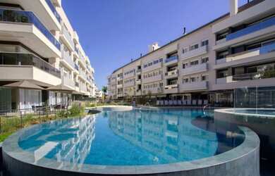 Imagem: O apartamento possui 4 Dormitórios, 5 Banheiros, 3 Vagas na