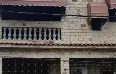 Imagem: A casa possui 2 Dormitórios, 3 Banheiros, 1 Vaga na garagem