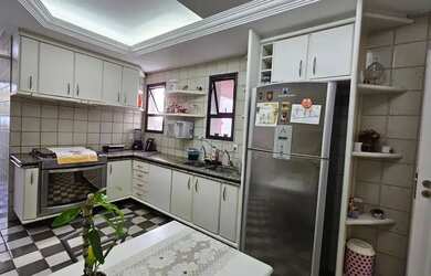 Imagem 7: Vendo apartamento com quatro quartos, sendo duas suítes, duas salas,...