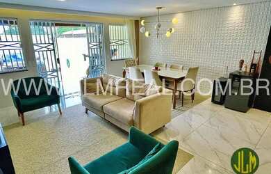 Imagem: A casa possui 4 Dormitórios, 4 Banheiros, 2 Vagas na garagem