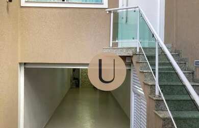 Imagem: A casa possui 3 Dormitórios, 4 Banheiros, 4 Vagas na garagem