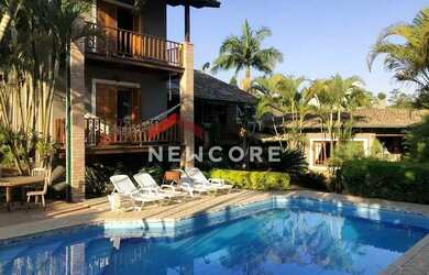 Imagem: A casa em condomínio possui 4 Dormitórios, 5 Banheiros, 4