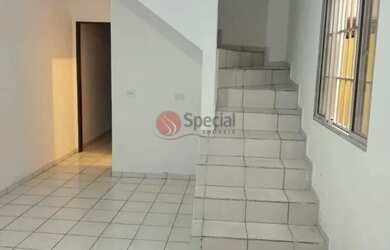 Imagem: A casa possui 4 Dormitórios, 3 Banheiros, 2 Vagas na garagem