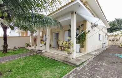 Imagem: A casa em condomínio possui 3 Dormitórios, 4 Banheiros, 2