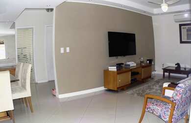 Imagem: A casa em condomínio possui 4 Dormitórios, 4 Banheiros, 2