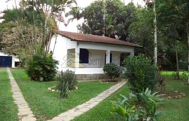 Imagem: A casa possui 2 Dormitórios, 1 Banheiro, 5 Vagas na garagem