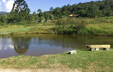Imagem: O terreno possui 1.000m² de Área e está localizado em Taiacupeba