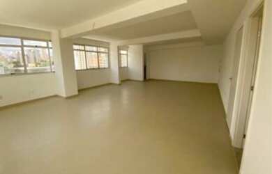 Imagem: O depósito possui 5 Vagas na garagem, 223m² de Área, Imóvel