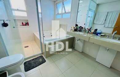 Imagem 16: OPORTUNIDADE Apartamento para venda possui 226 metros quadrados