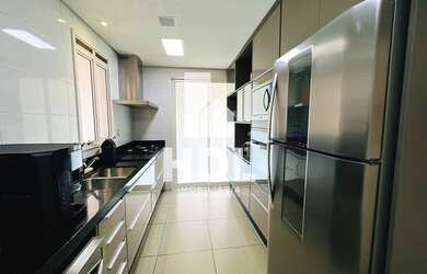 Imagem 7: OPORTUNIDADE Apartamento para venda possui 226 metros quadrados