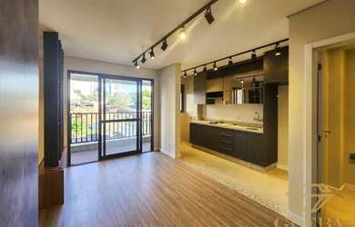 Imagem: O apartamento possui 1 Dormitório, 1 Banheiro, 2 Vagas na garagem