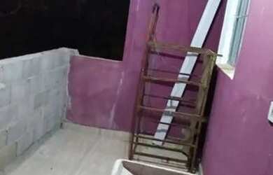 Imagem: A casa possui 2 Dormitórios, 1 Banheiro, 180m² de Área e