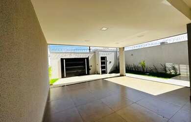 Imagem 2: Descubra o Luxo e Conforto desta casa de Alto Padrão no Novo Mundo: 3 Quartos, Suíte Maste