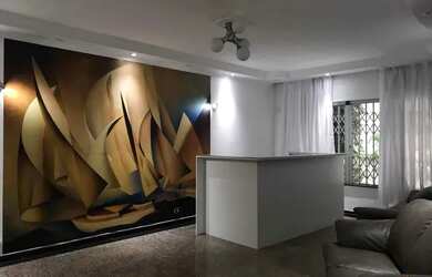 Imagem: O depósito possui 2 Vagas na garagem, 240m² de Área e está