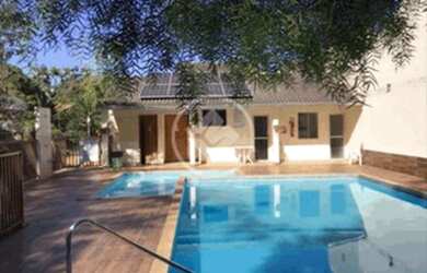 Imagem: A casa em condomínio possui 3 Dormitórios, 2 Banheiros, 2