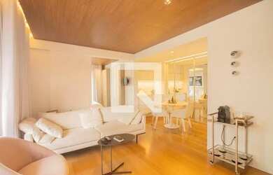 Imagem: O apartamento possui 1 Dormitório, 1 Banheiro, 1 Vaga na garagem