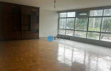 Imagem: O apartamento possui 4 Dormitórios, 2 Banheiros, 1 Vaga na