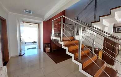 Imagem 9: Sobrado para venda no condomínio de alto padrão Residencial Damha I