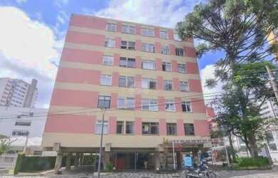 Imagem: O apartamento possui 3 Dormitórios, 1 Banheiro, 1 Vaga na garagem