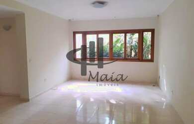 Imagem: A casa possui 3 Dormitórios, 1 Banheiro, 5 Vagas na garagem