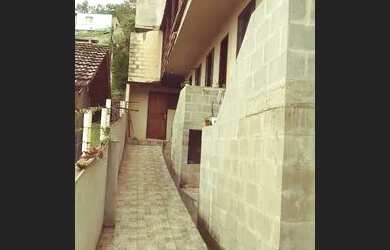 Imagem: O quarto possui Imóvel mobiliado e está localizado em Agronômica