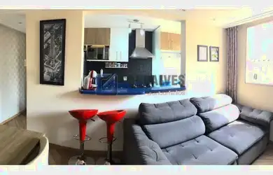 Imagem: O apartamento possui 2 Dormitórios, 1 Banheiro, 1 Vaga na garagem