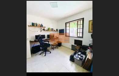 Imagem 8: LIVE VENDE - Casa principal com 3 quartos, 3 suítes, 1 lavabo, sala, cozinha americana, la